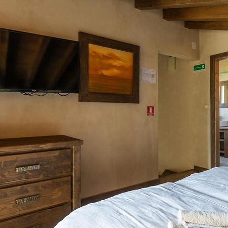 Villa Castagna Near The Sea With Private Pool And Sauna Premantura Eksteriør bilde