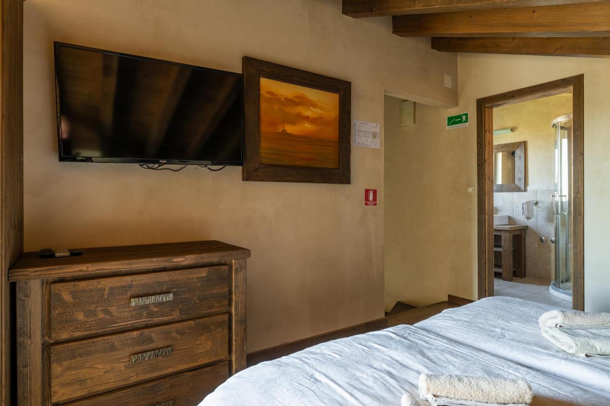 Villa Castagna Near The Sea With Private Pool And Sauna Premantura Eksteriør bilde