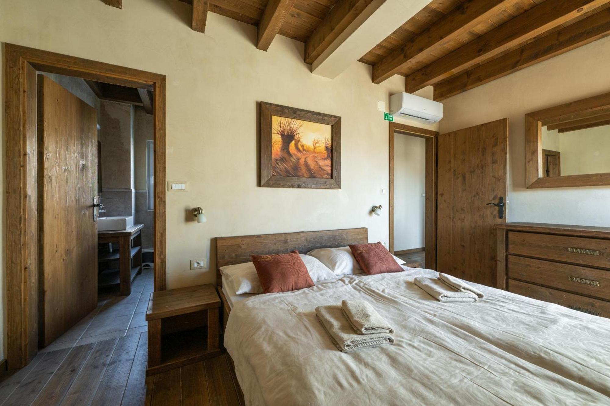 Villa Castagna Near The Sea With Private Pool And Sauna Premantura Eksteriør bilde