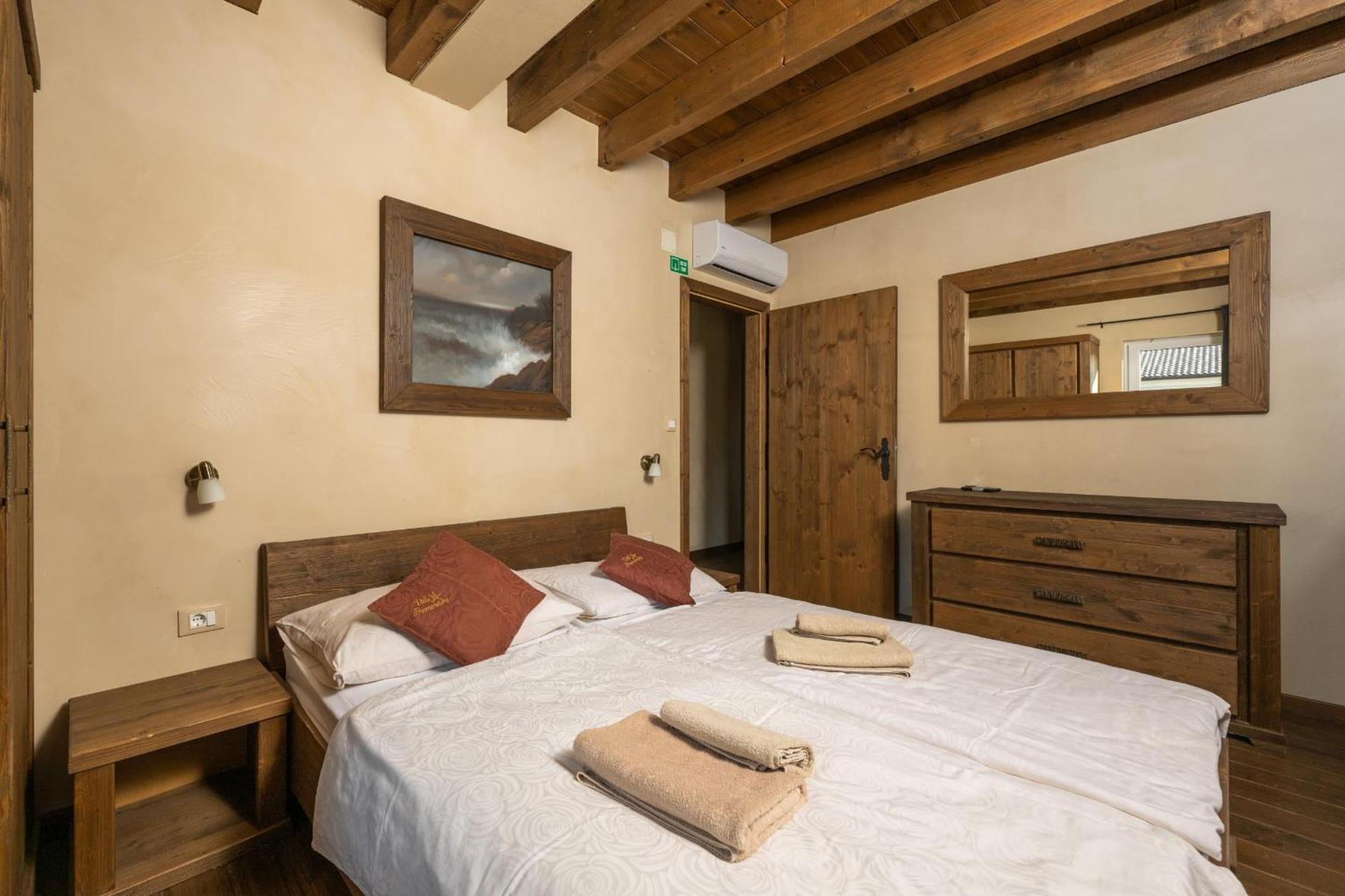 Villa Castagna Near The Sea With Private Pool And Sauna Premantura Eksteriør bilde