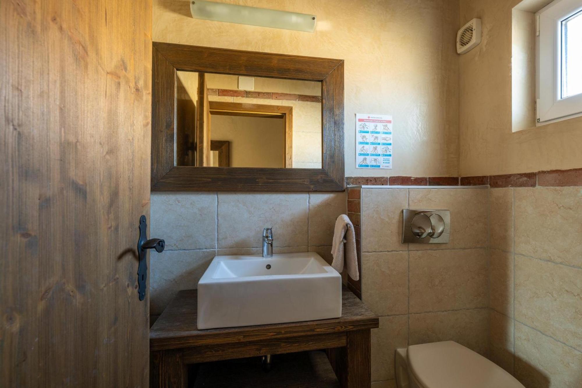 Villa Castagna Near The Sea With Private Pool And Sauna Premantura Eksteriør bilde