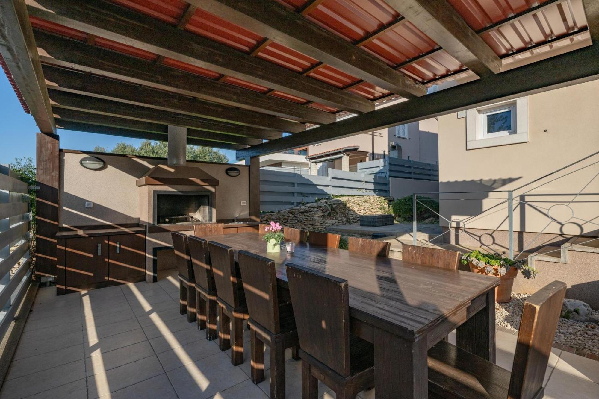 Villa Castagna Near The Sea With Private Pool And Sauna Premantura Eksteriør bilde